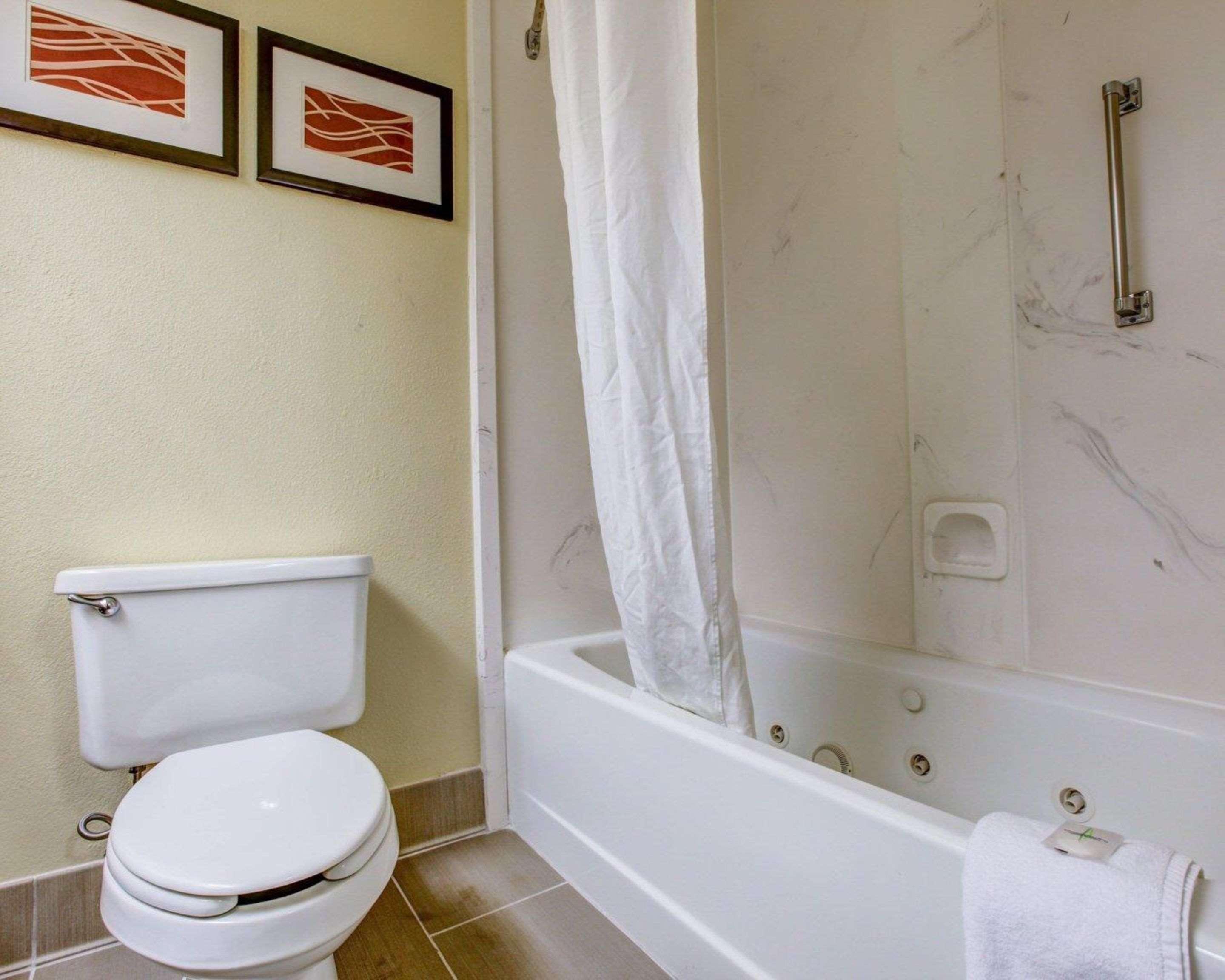 Hotel Comfort At Rivergate Mall 3*