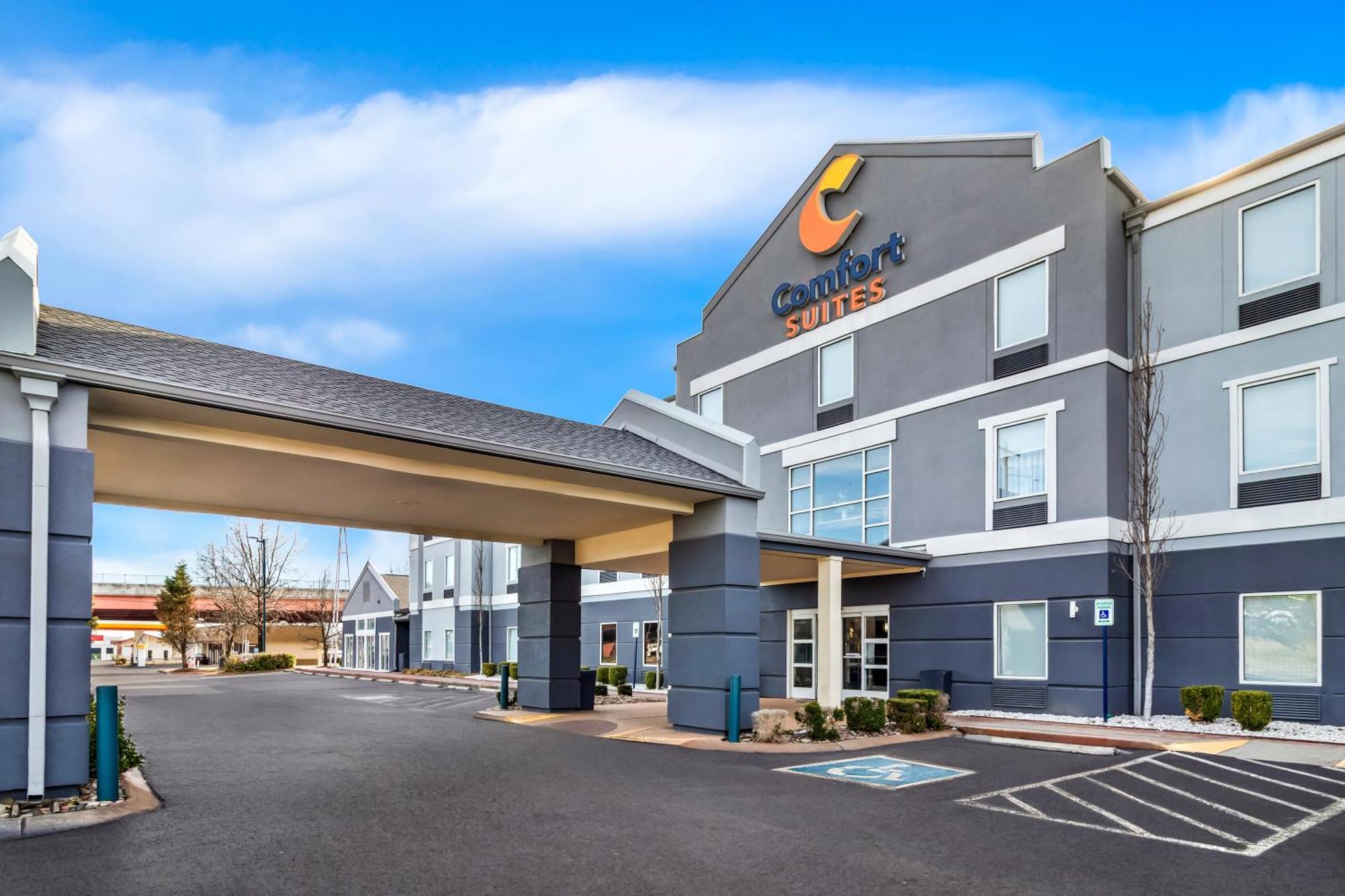 Comfort At Rivergate Mall 3*