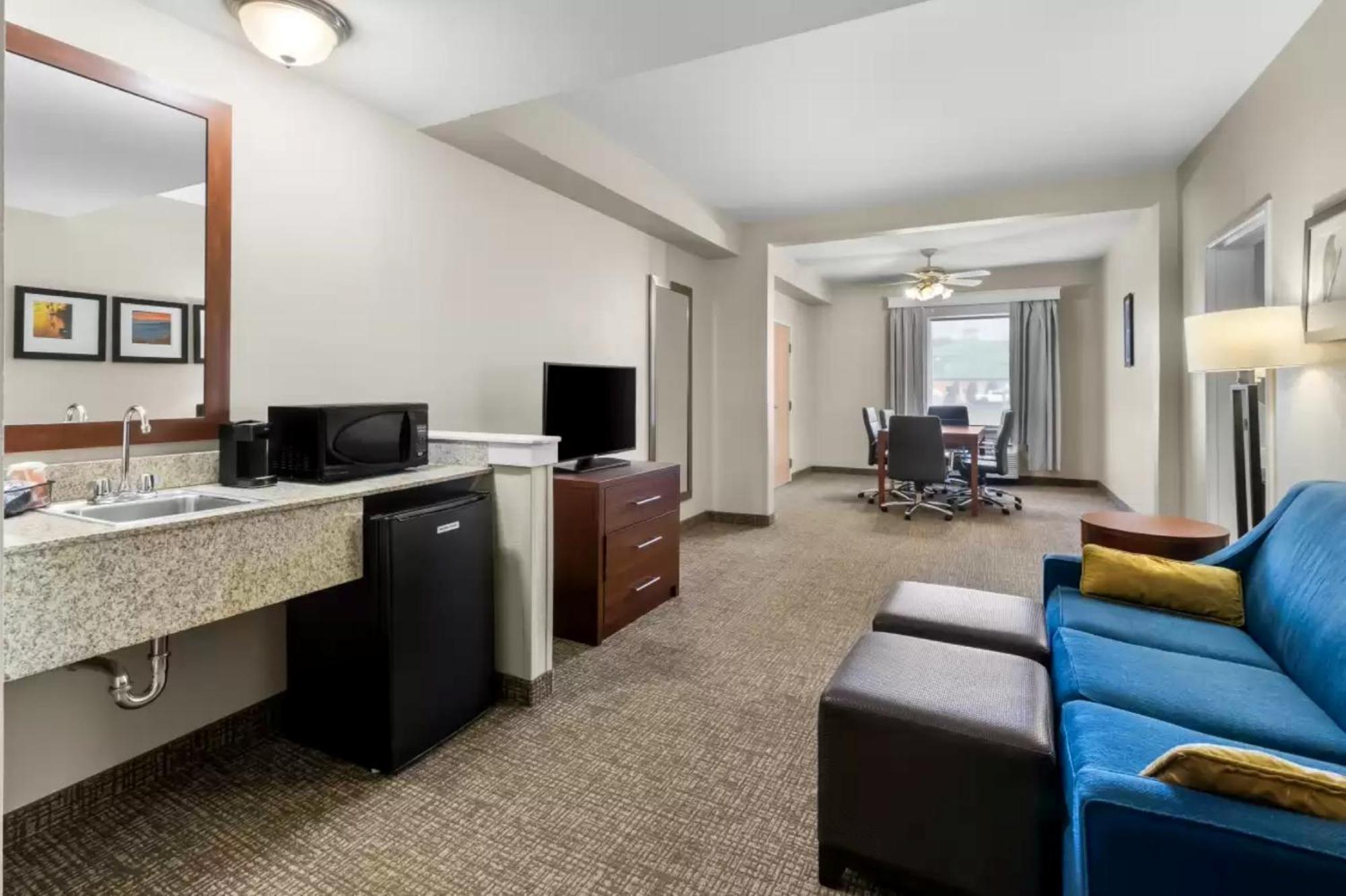 Comfort At Rivergate Mall Hotel 3*