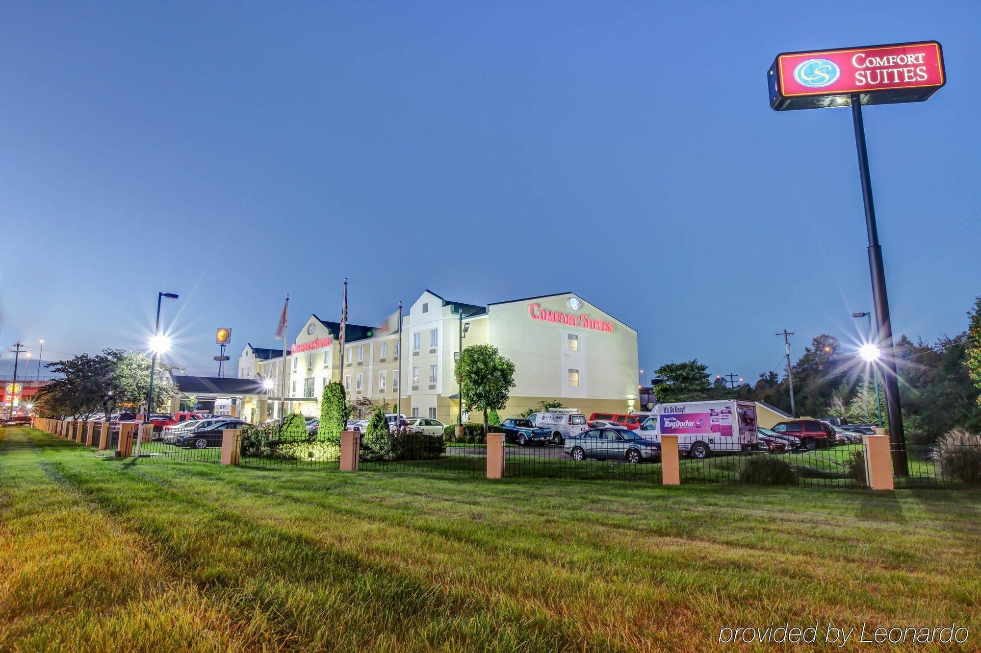 Comfort At Rivergate Mall Hotel 3*