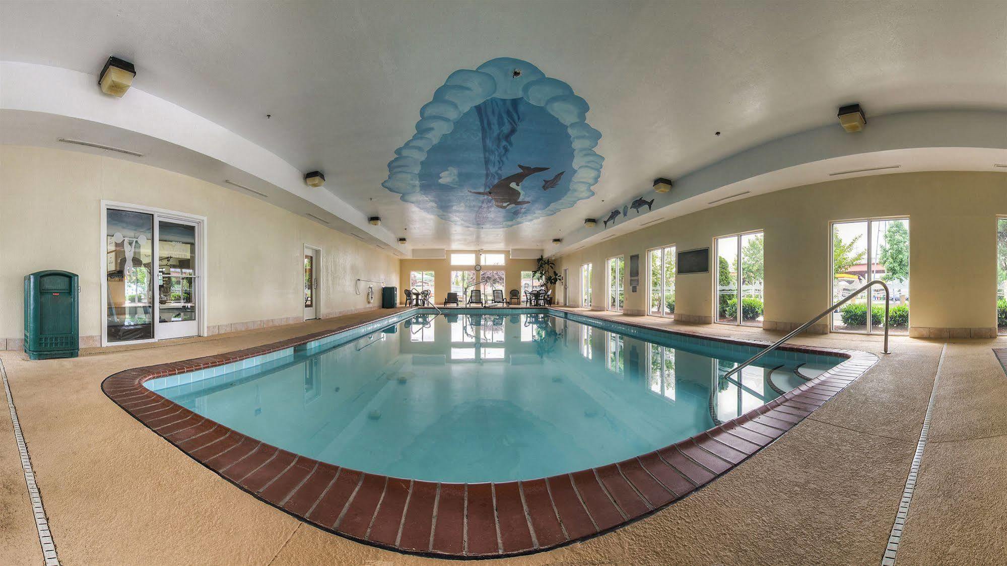 Comfort At Rivergate Mall Hotel